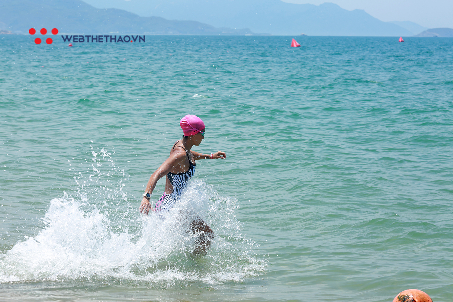 Hoa hậu Costa Rica và dàn trai elite 6 múi thử độ khó đường bơi Challenge Vietnam 2019 Hoa hậu Costa Rica và dàn trai elite 6 múi thử độ khó đường bơi Challenge Vietnam 2019